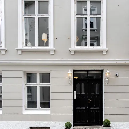 Charming Apartment, Walk To Everything In Bergen Daire Lii
